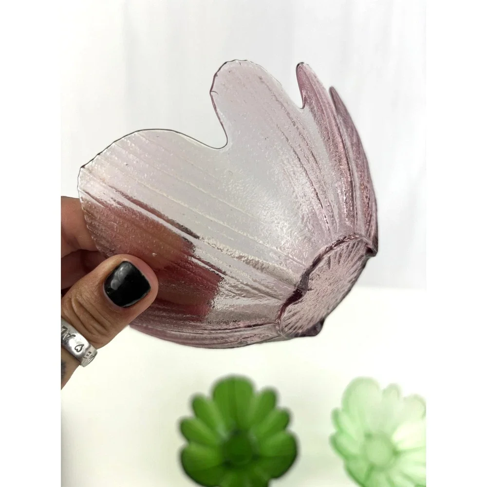 Vtg Pressed Glass Scalloped‎ Dessert Bowls Set of 3 Green Amethyst Ribbed Petal